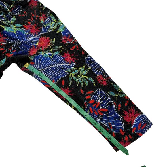 CHICOS Black Tropical Floral Rayon Blend 3/4 Sleeve Top Size Large (2) Pullover - Picture 9 of 11